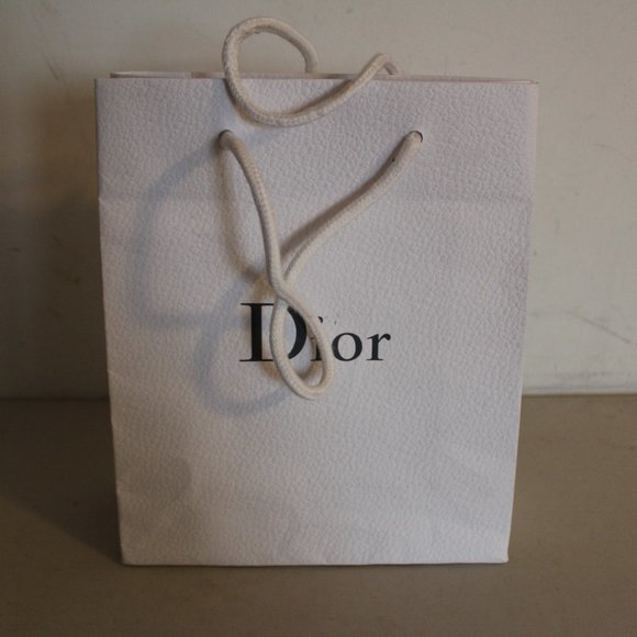 AUTHENTIC DIOR WHITE PAPER BAG TEXTURED - Picture 3 of 5